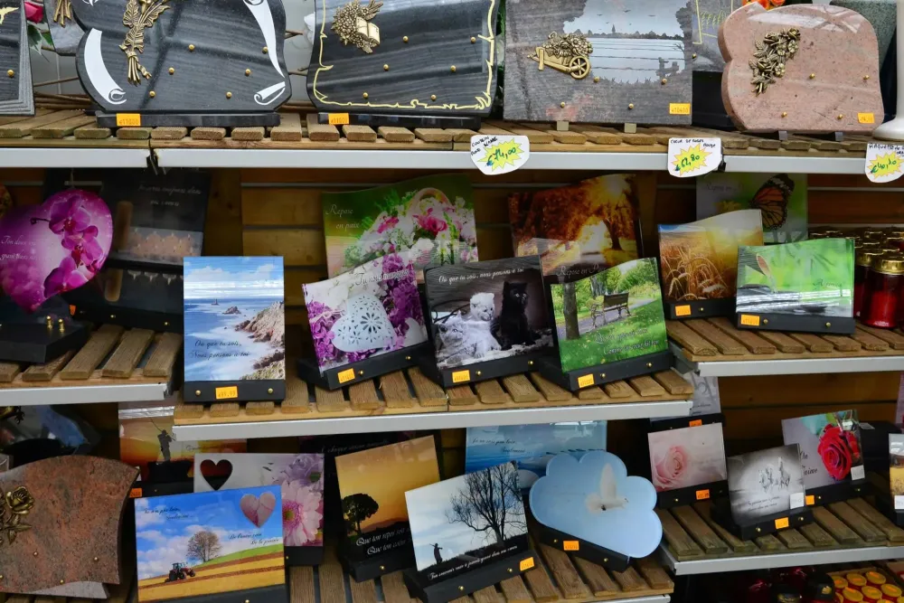 Marbriers funéraires Pompes funèbres marbrerie Caudal Bouguennewebp